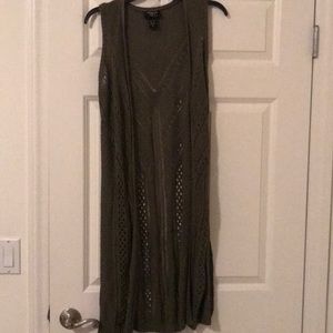Sleeveless cardigan